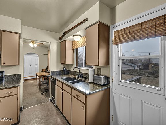 5th image of 8825 Artesian Way