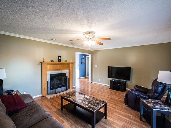 5th image of 1047 Sugarcane Way