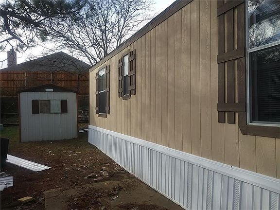 5th image of 120 Karen Ln