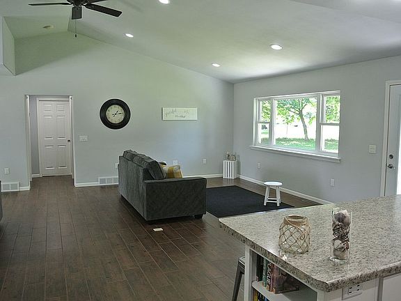 Main Area - Living