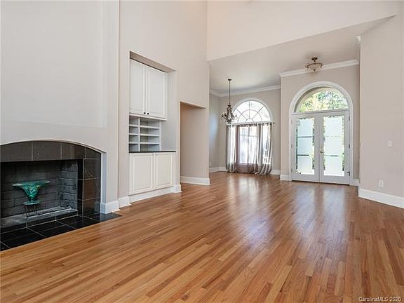 3rd image of 7220 Carosan Ln