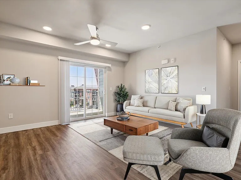 Metro - 1 Bed / 1 Bath - 783 Sq.Ft.