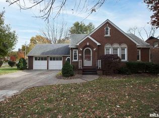 2404 28th St, Moline, IL 61265