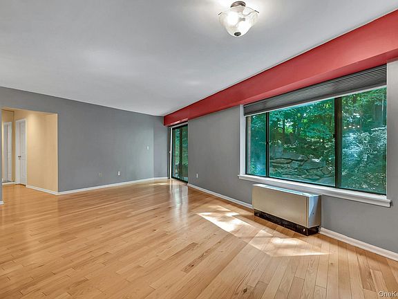 4th image of 24 Ray Place #1-4