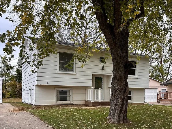 1119 94th Ave W, Rock Island, IL 61201