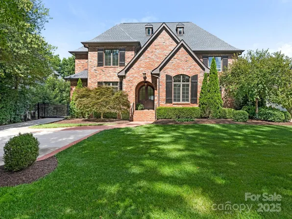 2101 Radcliffe Ave, Charlotte, NC 28207