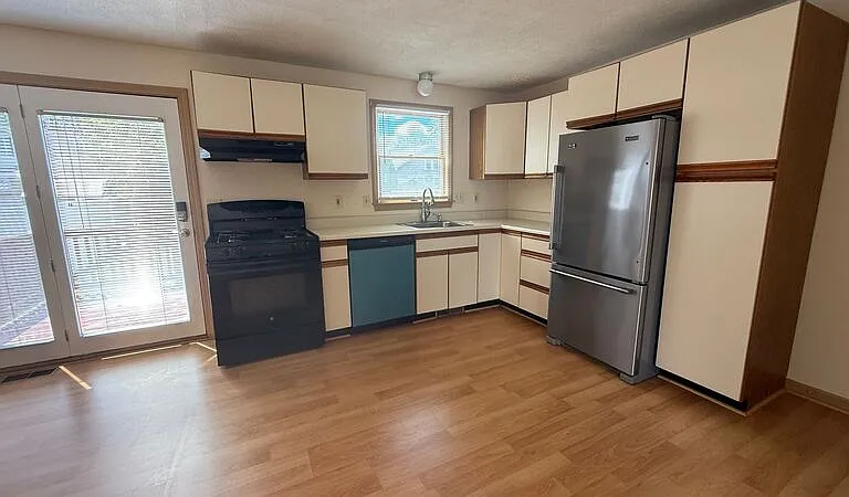 87 San Miguel St — Photo 2