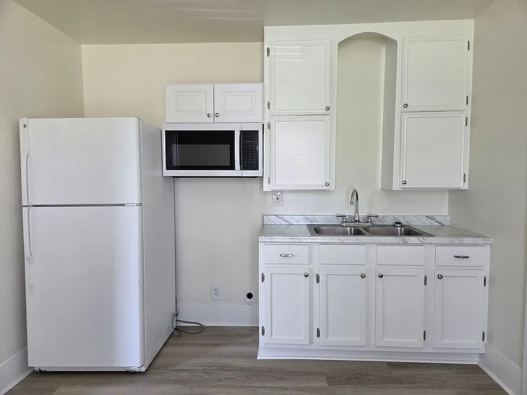 R4 2608 Ave L — Photo 12