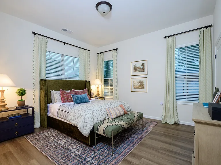 Kempton Apartments — Photo 38