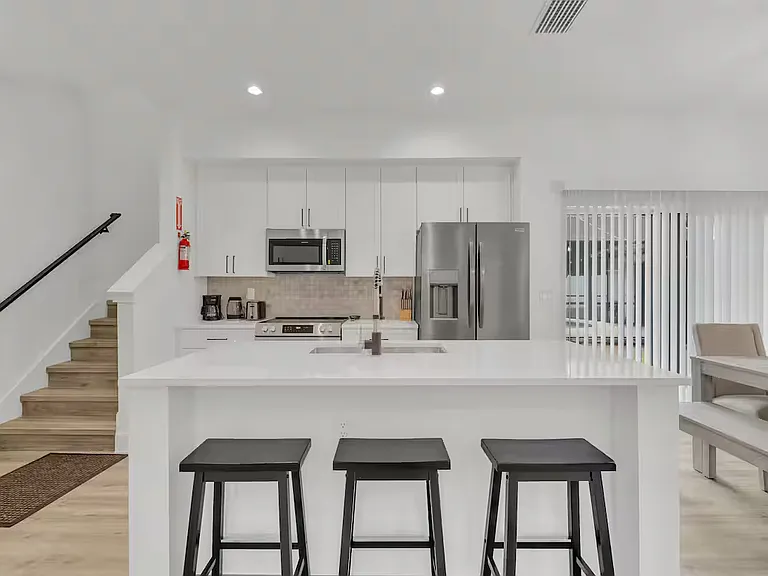 1307 E Harding St — Photo 2