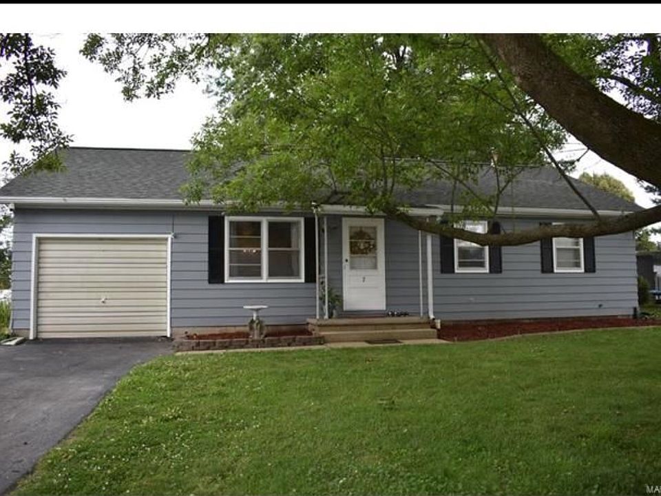 1st image of 7 Birchwood Dr
