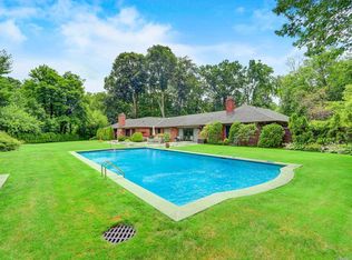 43 Deer Park Rd, Great Neck, NY 11024