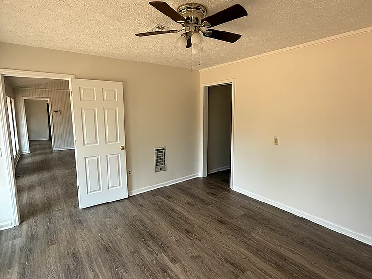 53 Park Ln — Photo 12