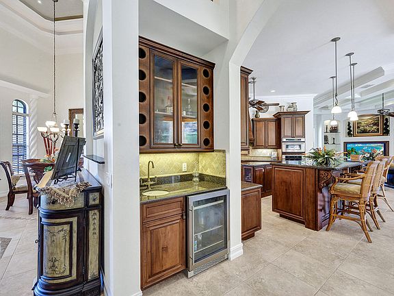 5th image of 740 Milan Ct