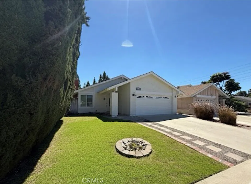 14942 Waverly Ln