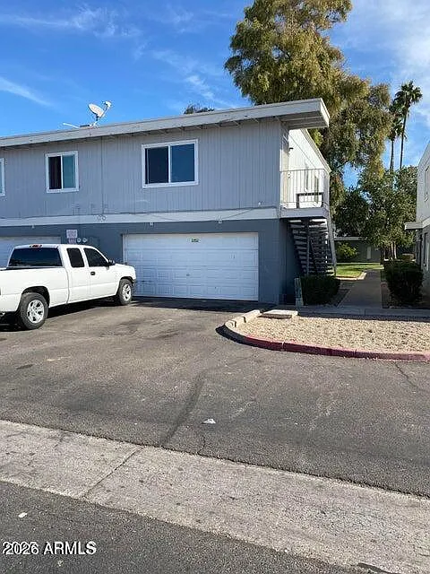 2 bed, 1.0 bath, 837 sqft, $1,650 — Photo 1