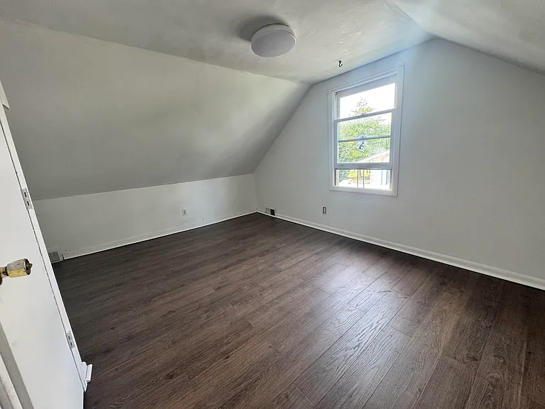 2nd floor bedroom