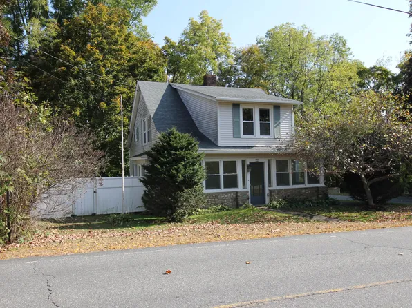 22 Maple St, Willsboro, NY 12996