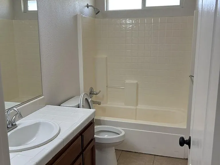 4724 W Manor Ct — Photo 10