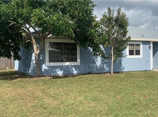 2015 7th Dr SW, Vero Beach, FL 32962