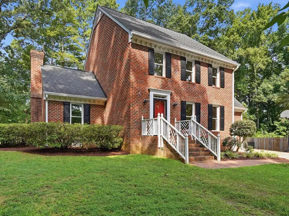 9712 Astor Ct, Cary, NC 27518