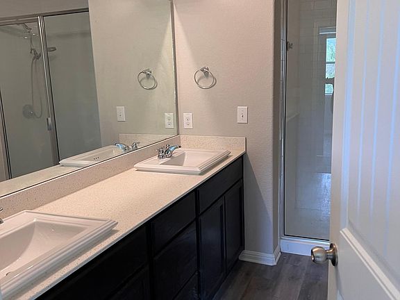 3rd image of 1701 Logan Dr Unit 40