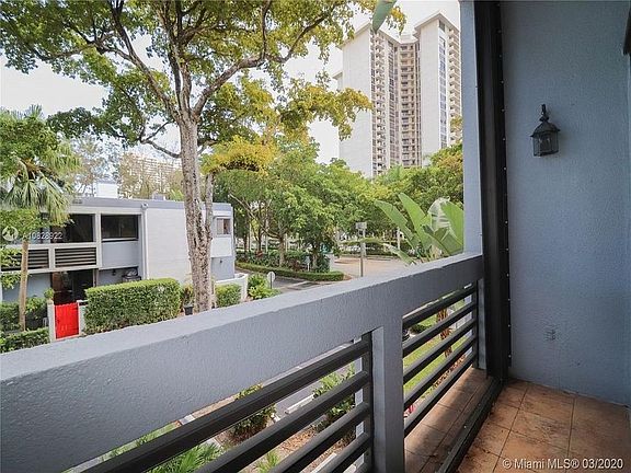 5th image of 3009 NE 183rd Ln #9
