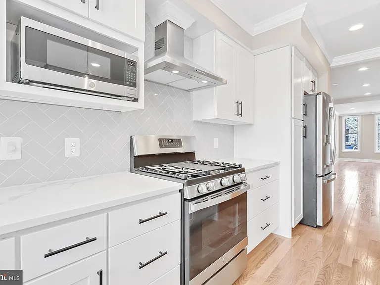3129 Fait Ave — Photo 14