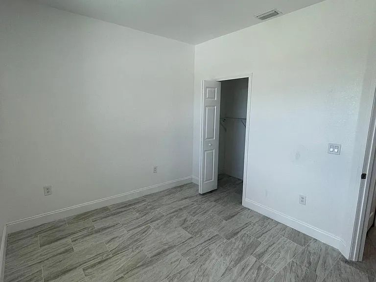 1240 Columbus Blvd #A — Photo 16