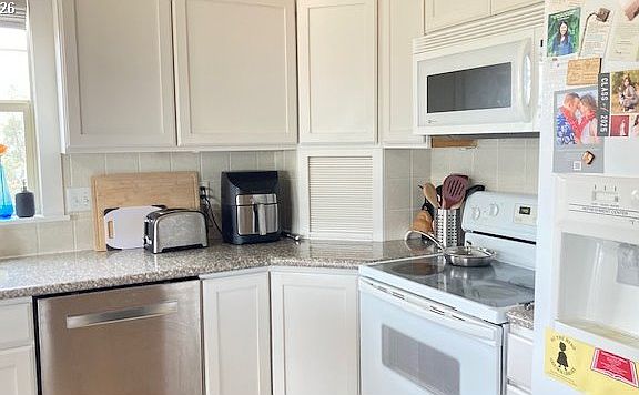 3rd image of 216 Valley View Dr