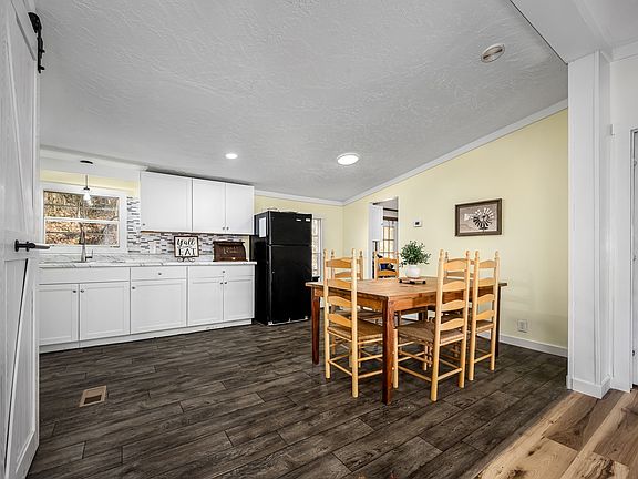 5th image of 291 Joe Hart Rd