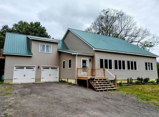 33 Blaine Rd, Farmingdale, ME 04344