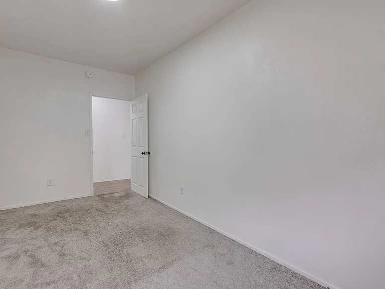 600 E Warrington Ave #2 — Photo 8