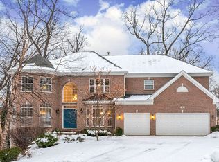 5 Cranberry Ct, Streamwood, IL 60107