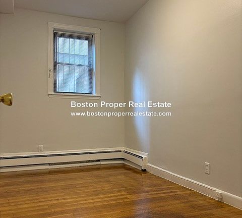 3rd image of 49 Gloucester St APT 5