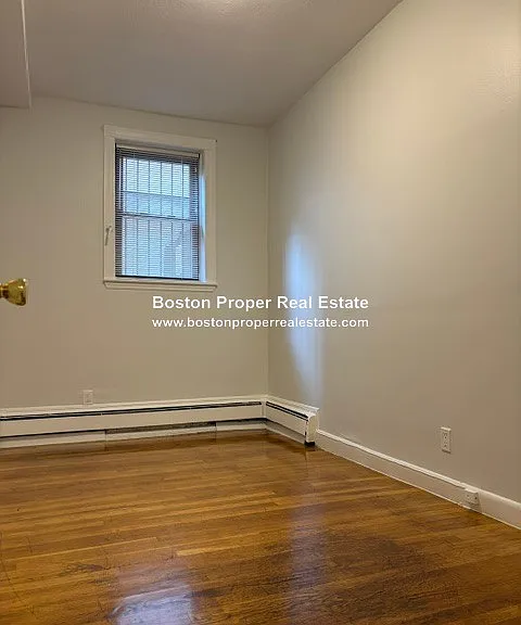 49 Gloucester St — Photo 7