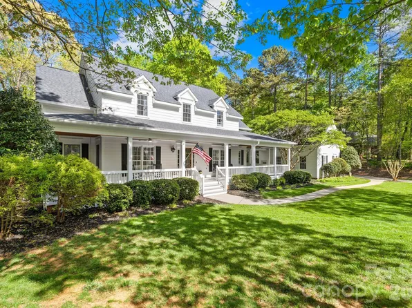 8830 Bluestone Bay Ct, Sherrills Ford, NC 28673