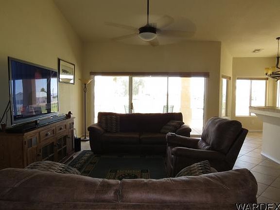 3rd image of 2100 E Desert Lakes Dr