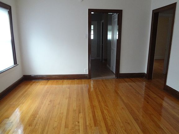 4th image of 1901 S 18th Ave