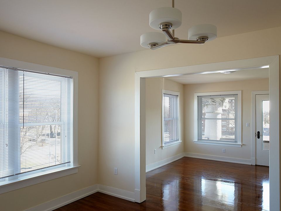Dining/Living room