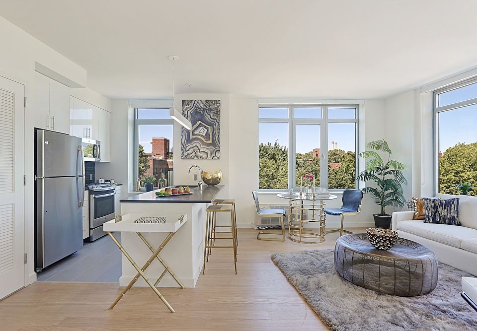 1st image of 180 Myrtle Ave APT 8G