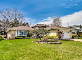 306 N Marcella Rd, Mount Prospect, IL 60056