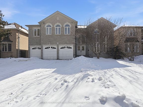 3rd image of 19 Risebrough Ave