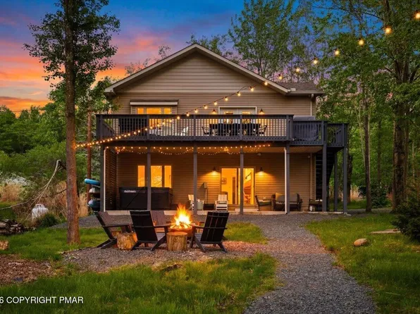 204 Trout Creek Dr, Pocono Lake, PA 18347
