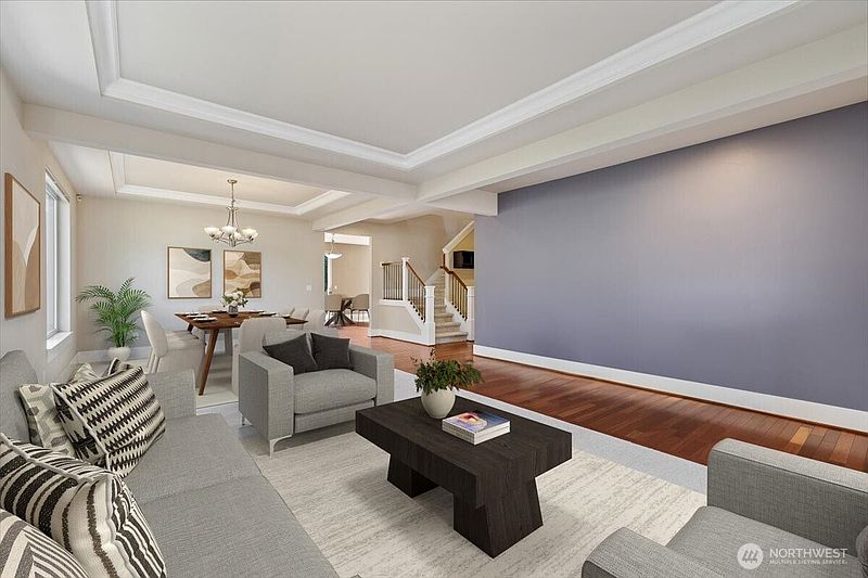 5th image of 907 Ilwaco Place NE