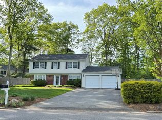 3 Sanford Ln, Stony Brook, NY 11790
