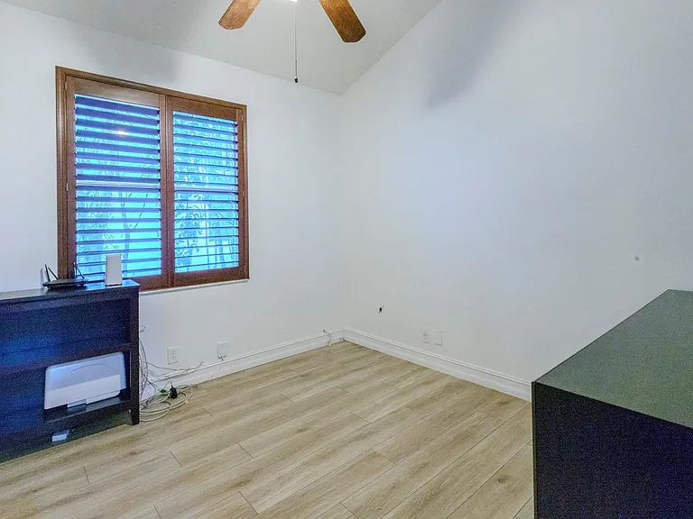 4082 Trenton Ave — Photo 17