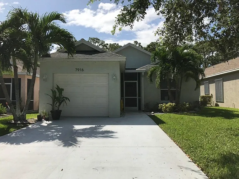 7916 SE Sugar Pines Way — Photo 1