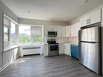 824 Avenue C