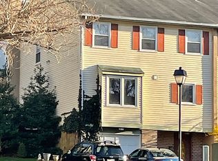 536 Pebble Ridge Ct, Feasterville, PA 19053